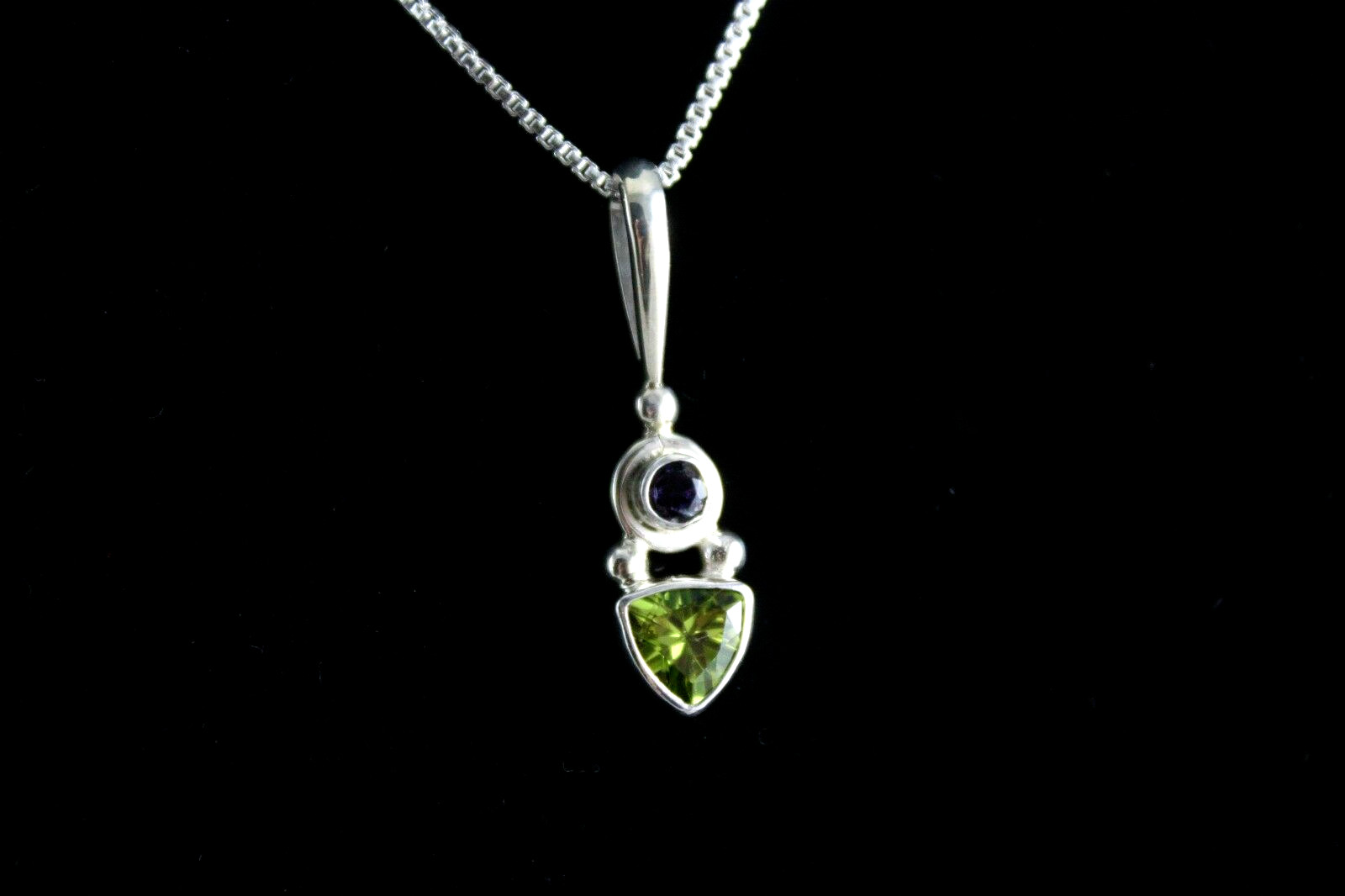 Sajen Peridot Iolite Pendant and 18″ Chain Sterling Silver .925 Green Blue