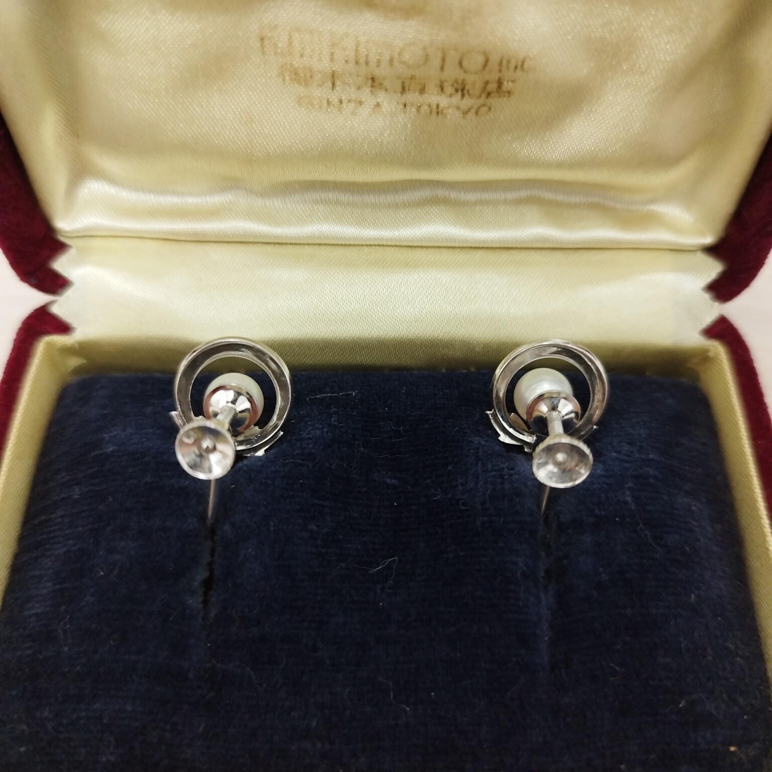 MIKIMOTO pearl earrings