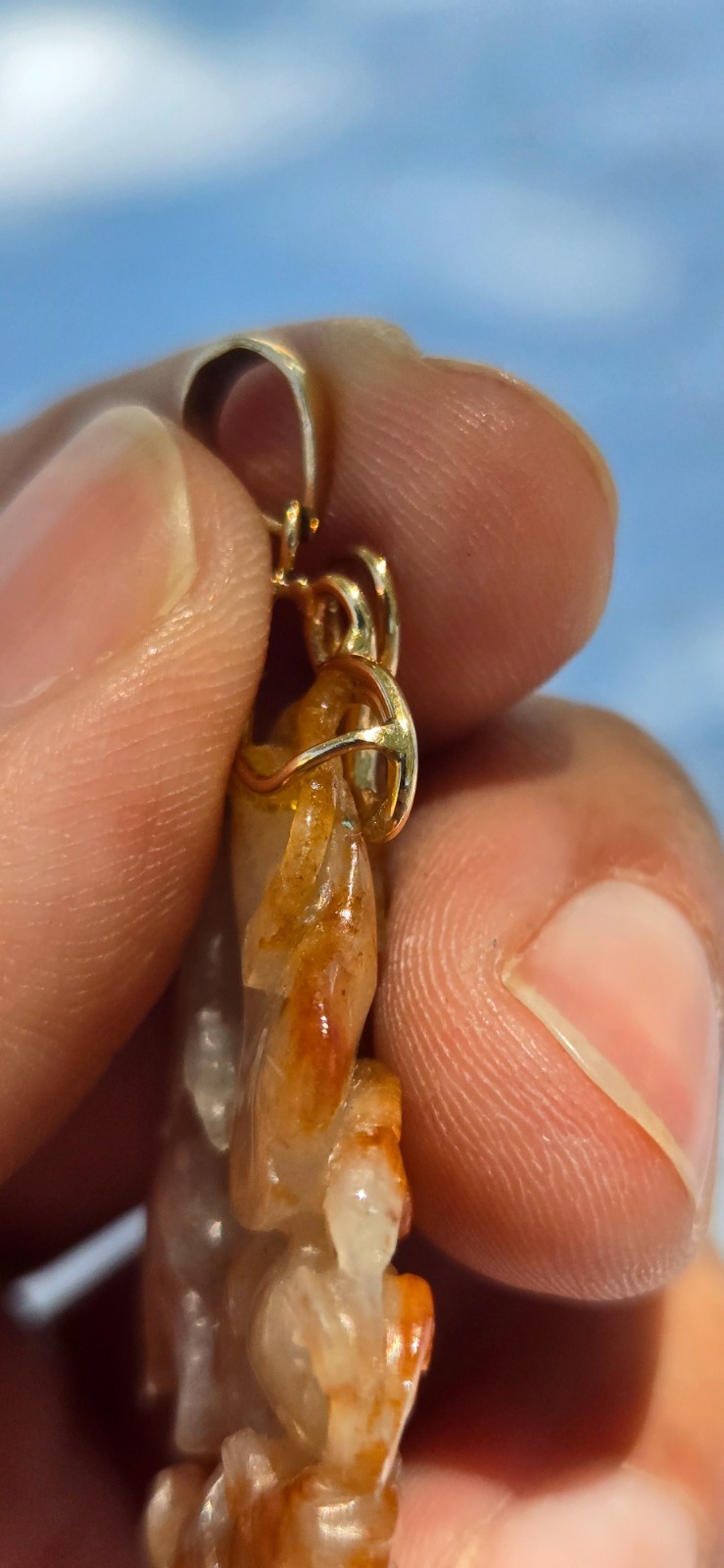 Vtg 14k Gold 13.56 Gr Carved Orange to White Semi Jade Koi Fish Lily Pad Pendant