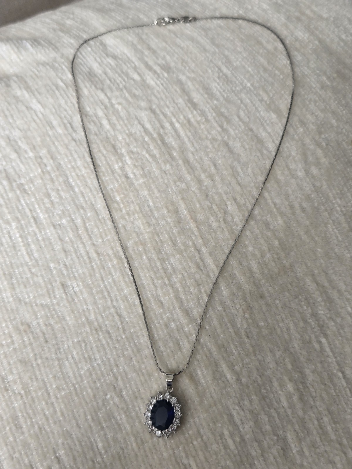 Women’s Blue Crystal Floral Burst Sterling Silver 18 Inch Necklace. UK Seller