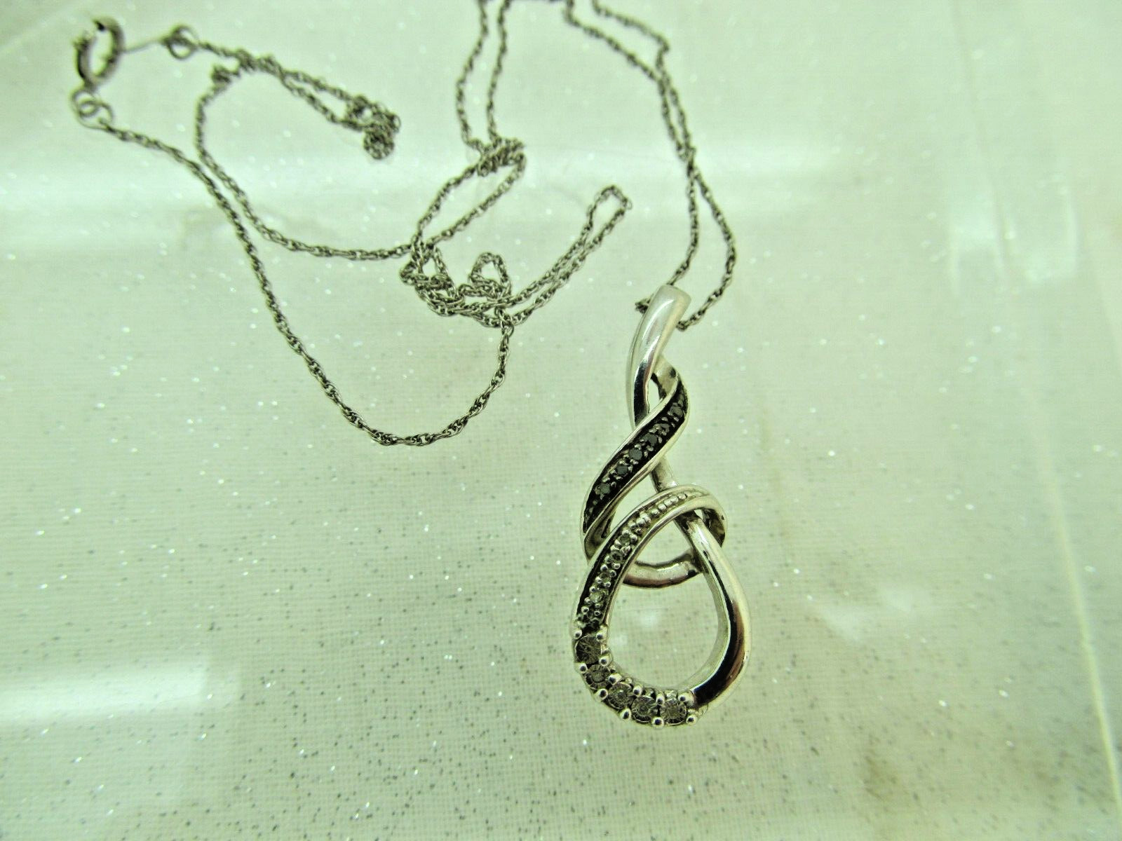 Signed .925 Sterling Silver BLACK & WHITE DIAMOND LOOP DESIGN Necklace (1)