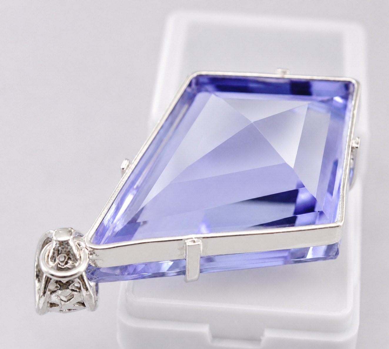 Natural Elegant Purple Topaz 925 Solid Silver Kite Cut 101.50 Ct Pendant Gem