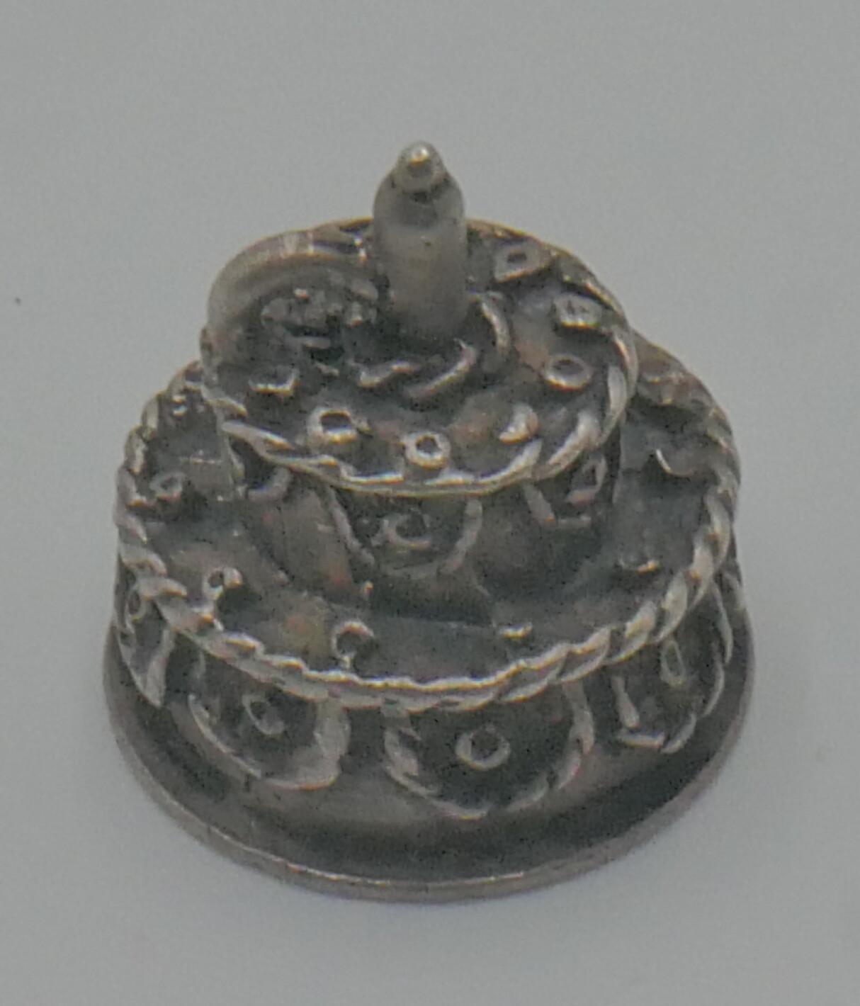 STERLING SILVER 925 BIRTHDAY CAKE PENDANT 3.4 GRAMS USED