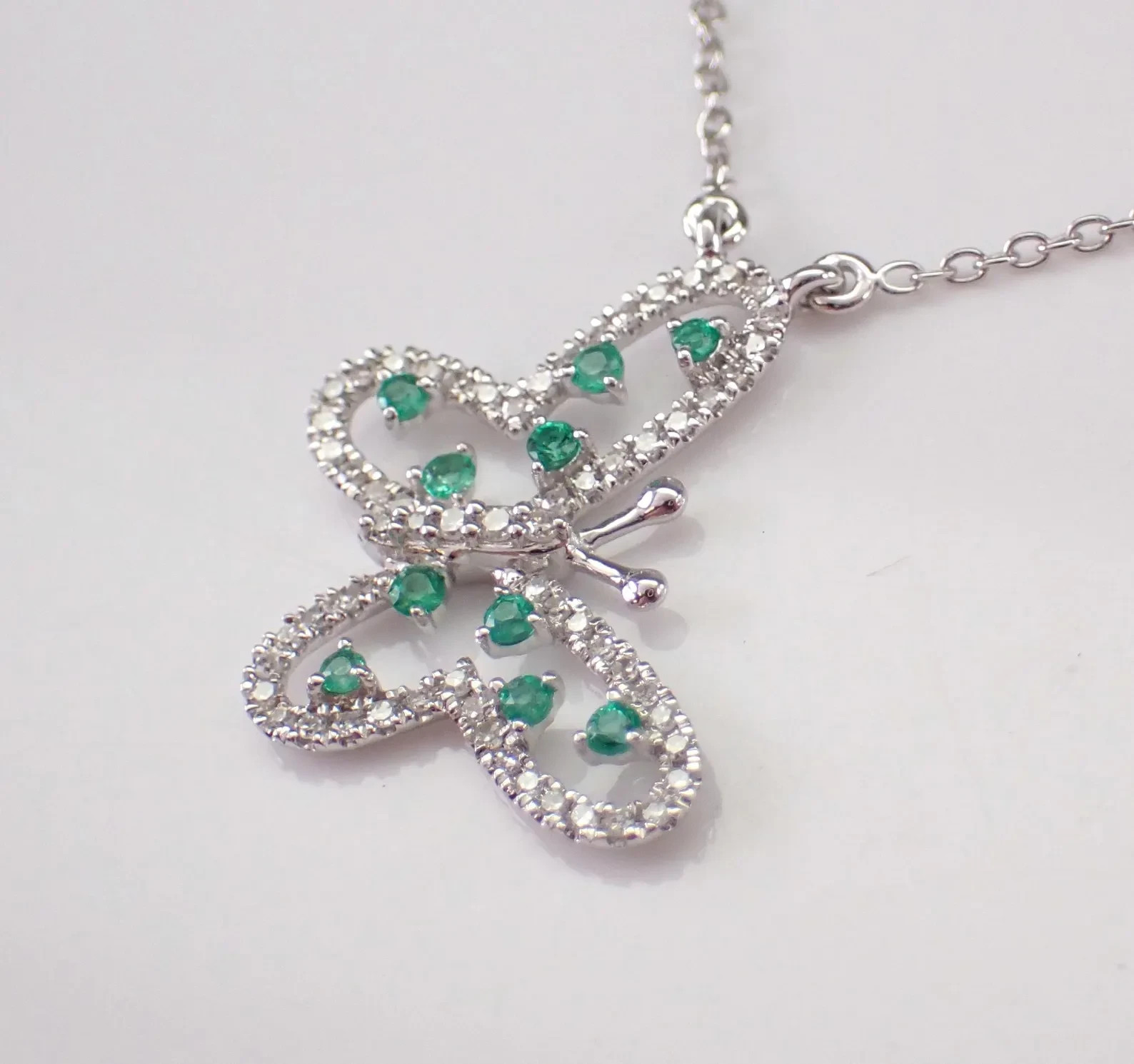 1.40 Ct Round Emerald Moissanite Butterfly Shape Necklace 14K White Gold Plated