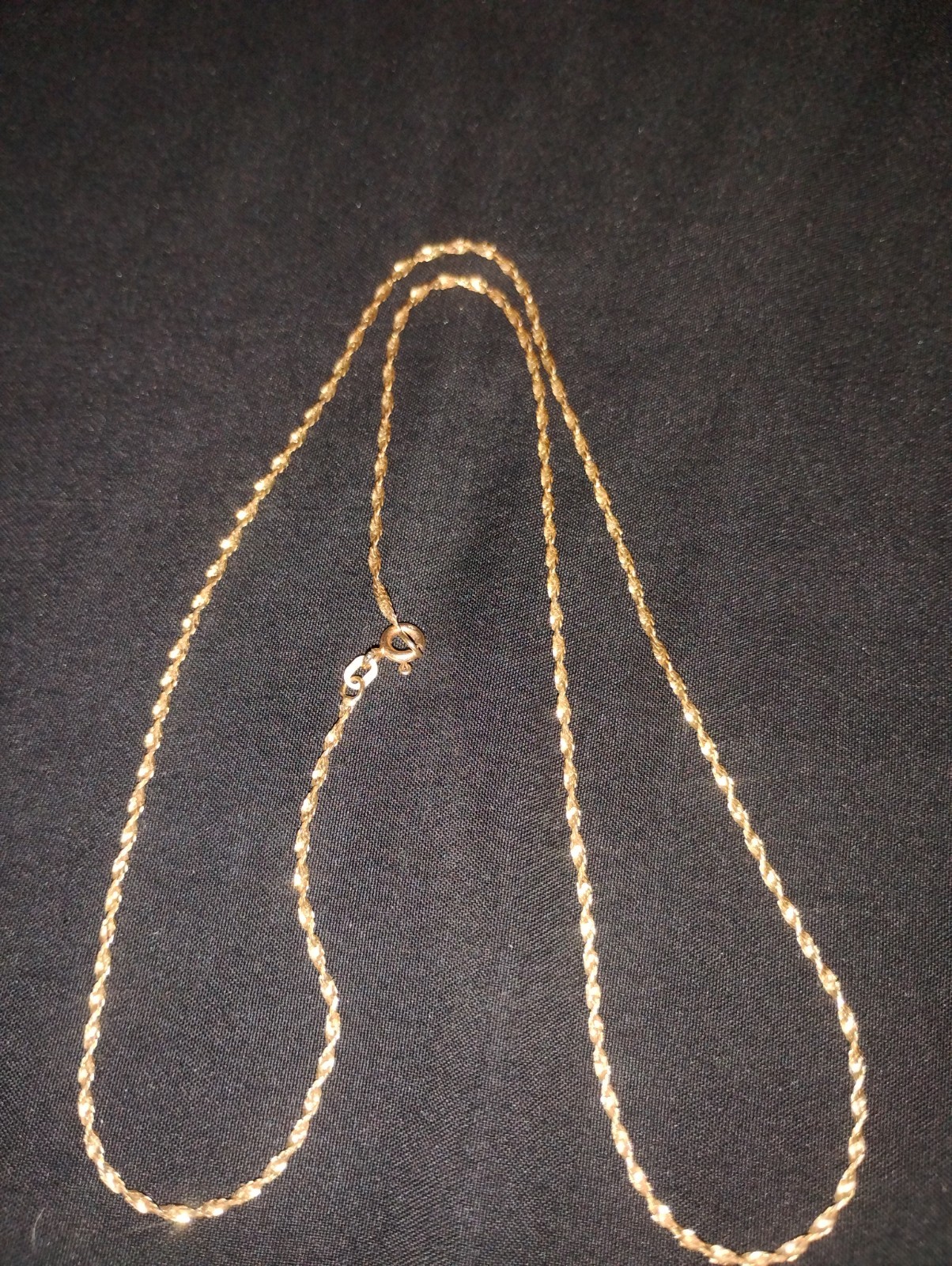 20 inch 14 karat gold Italy necklace.2.6g