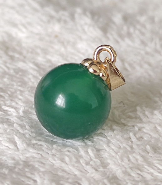 Share Gorgeous AAA+ 12mm red round jade pendants 14k gold p