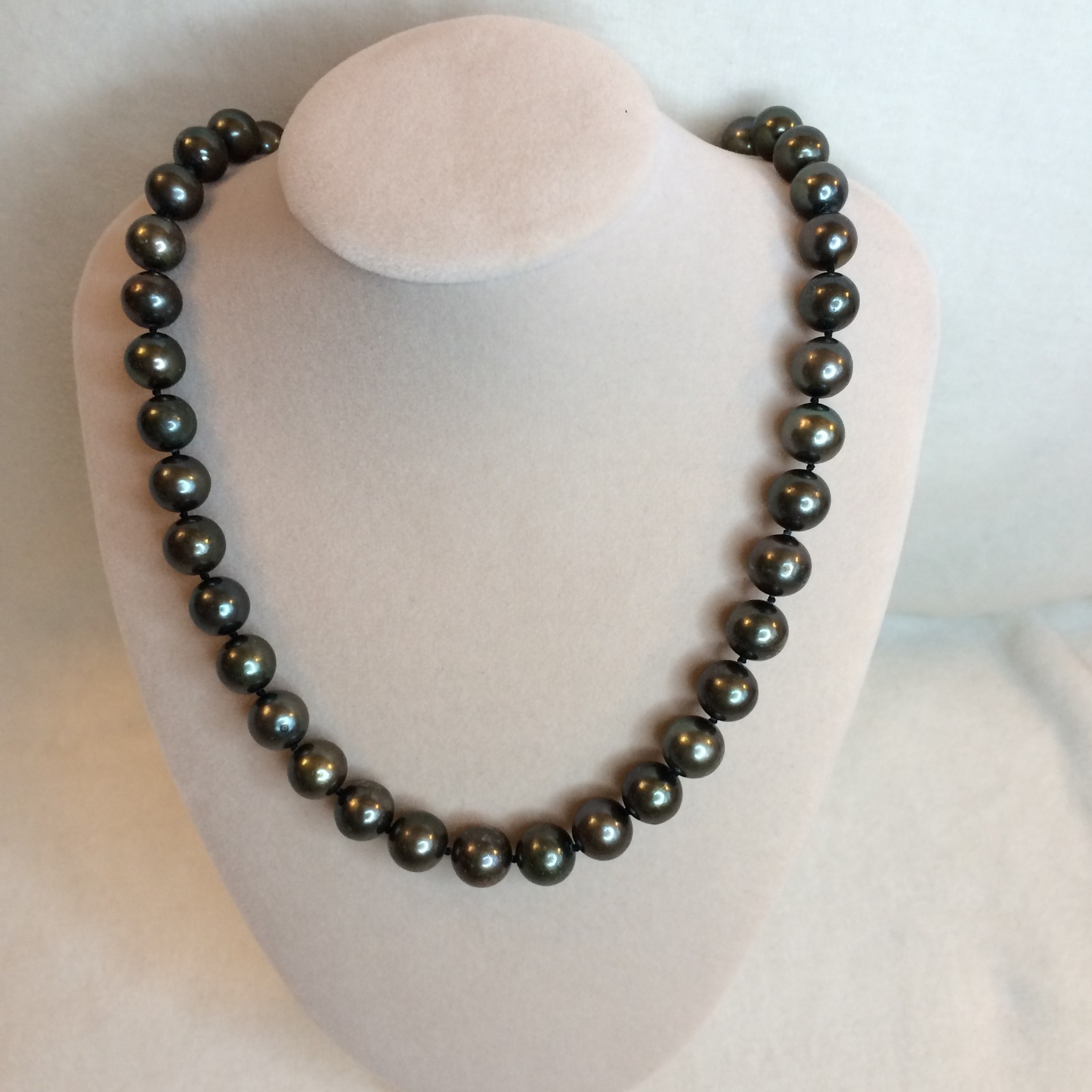 Black Cultured Freshwater Pearl Rhodium Over 14k White Gold 18 Inch Necklace