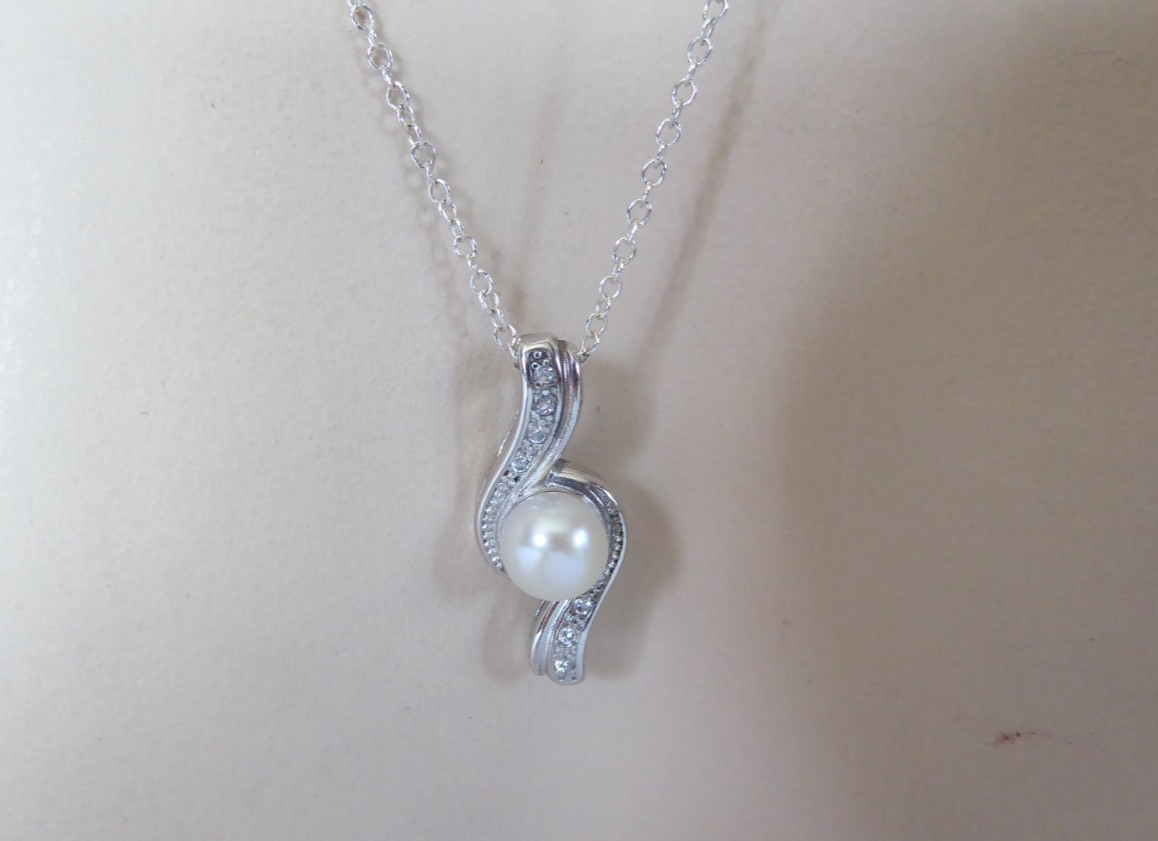 NEW Sterling Silver Birthstone Necklace June Pearl White Necklace 18″ Chain cz’s