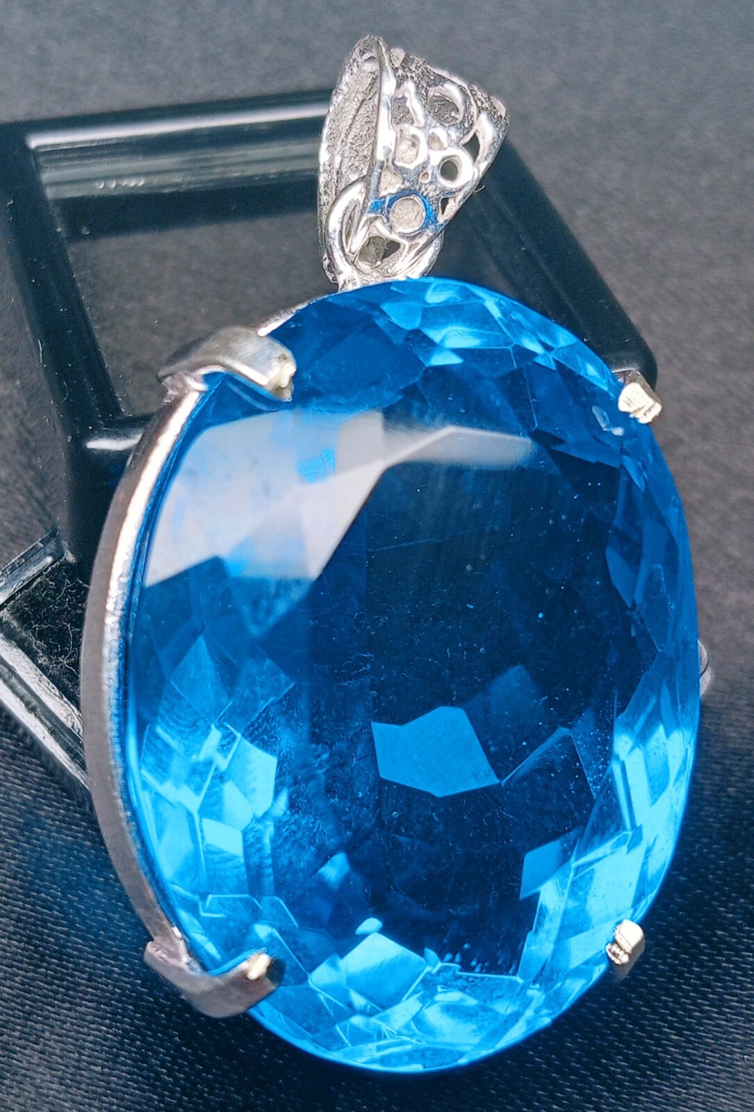 Shine Blue Topaz Oval Cut 114.90 Ct Pendant Natural Loose Gemstone EGL Certified