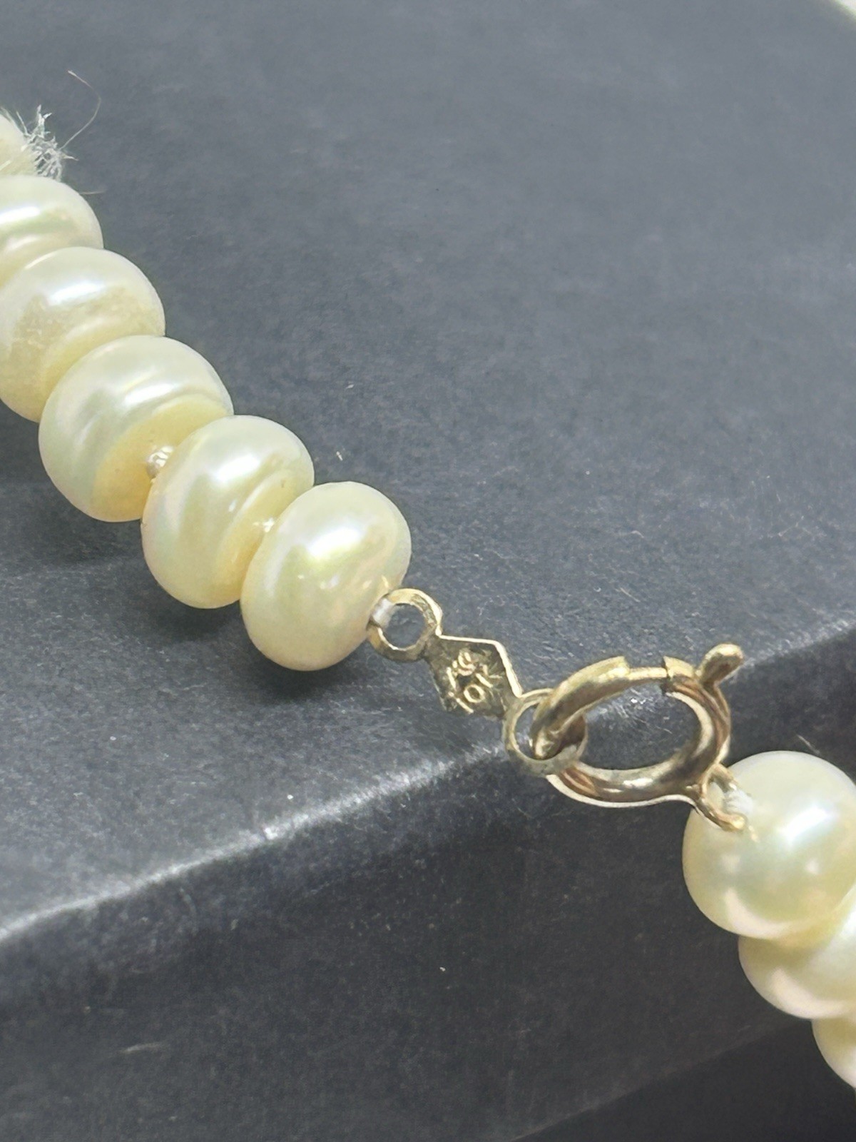 18″ Genuine Freshwater Pearl Necklace 7-8mm Rondelle 10K Gold MA Clasp Knotted