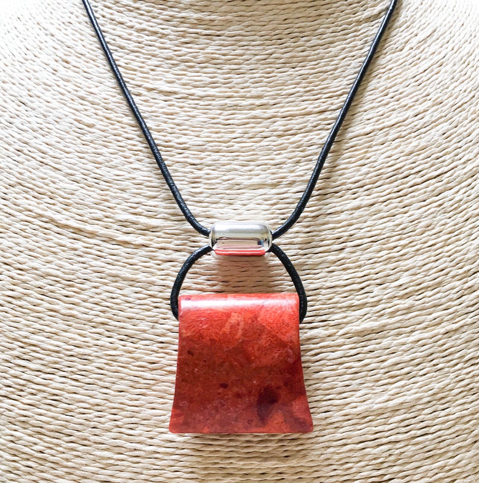 SILPADA Coral Leather Pendant Necklace N0965 Cardinal Rule VERY GOOD CONDITION