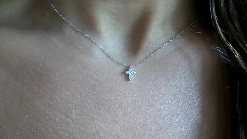 1/4 CT Real VVS1 Moissanite Tiny Cross Pendant 18″ Necklace 925 Sterling Silver