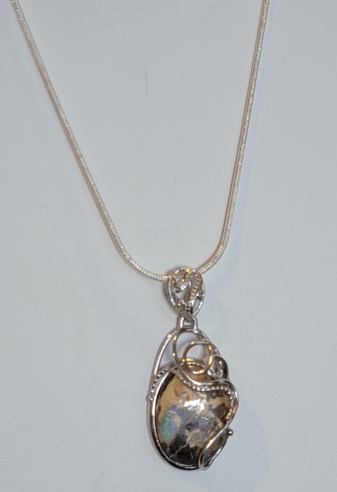 3ct. NATURAL SOLID AUSTRALIAN COOBER PEDY OPAL STERLING SILVER PENDANT & CHAIN
