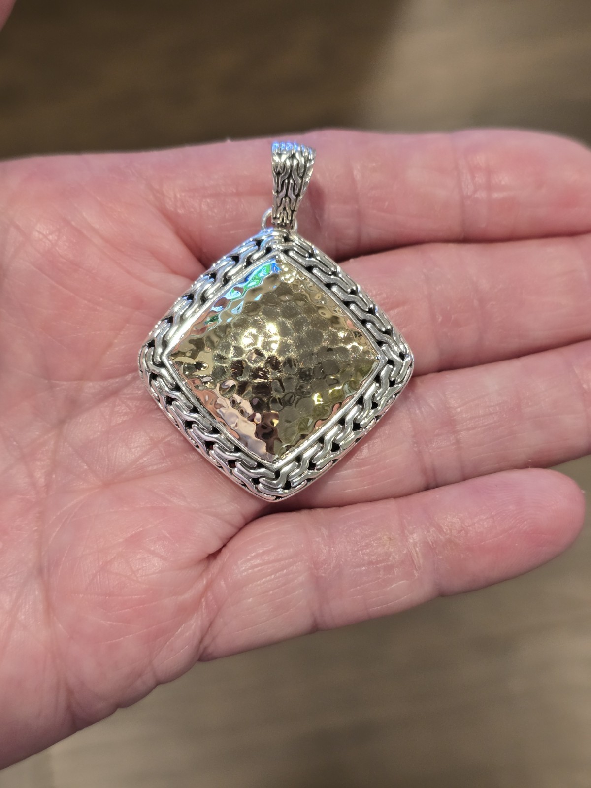 16 Gr Lge John Hardy 1/3 18K Hammered Gold Sterling Silver Classic Chain Pendant