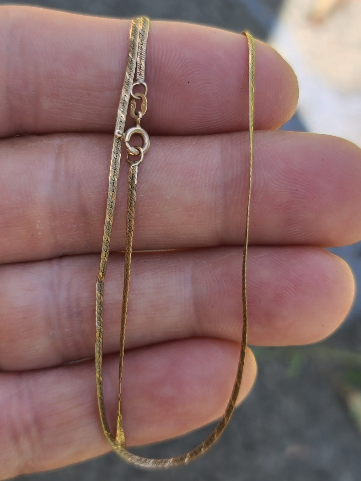 14k Solid Yellow Gold Herringbone Necklace 16″ x 1.4mm Italy Signed Kinks 1.82gr