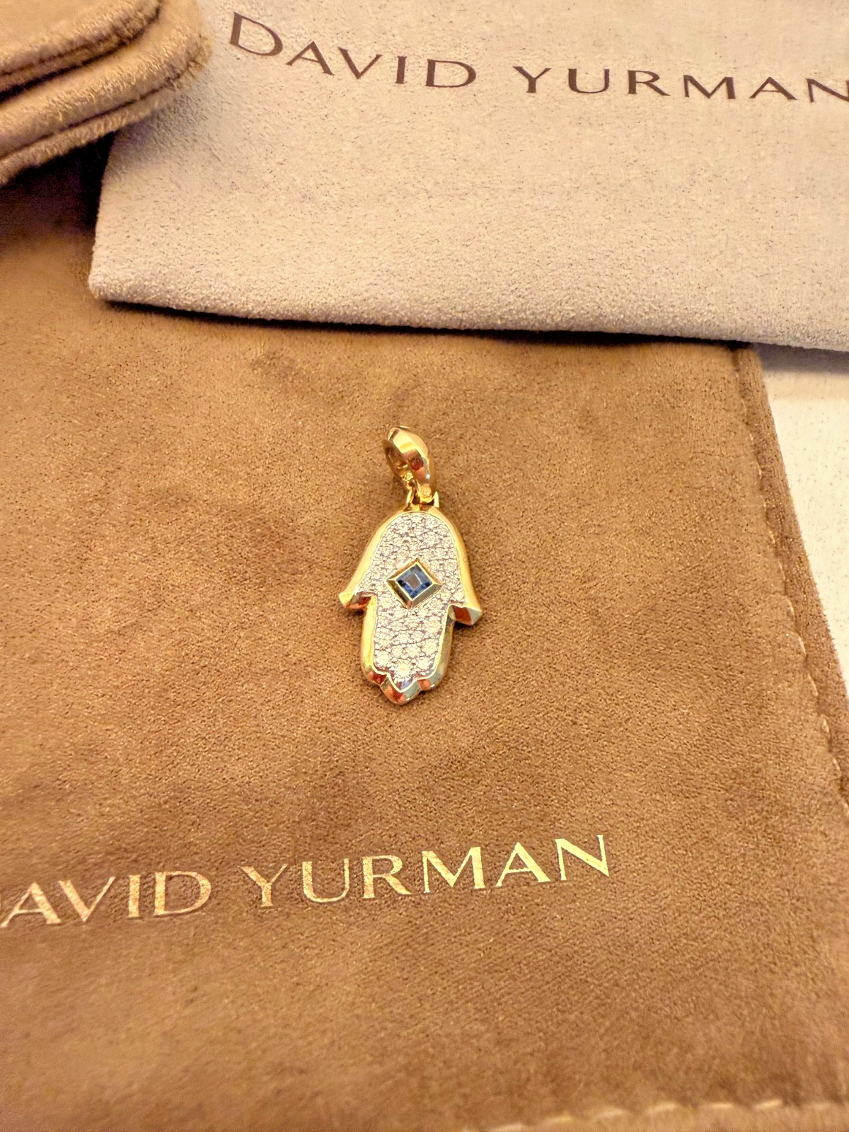 $2600 DAVID YURMAN HAMSA AMULET PENDANT 18K GOLD PAVE DIAMONDS & SAPPHIRE