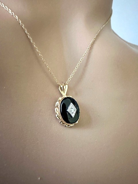 Estate 14K Yellow Gold Onyx & Diamond Pendant Chain Necklace