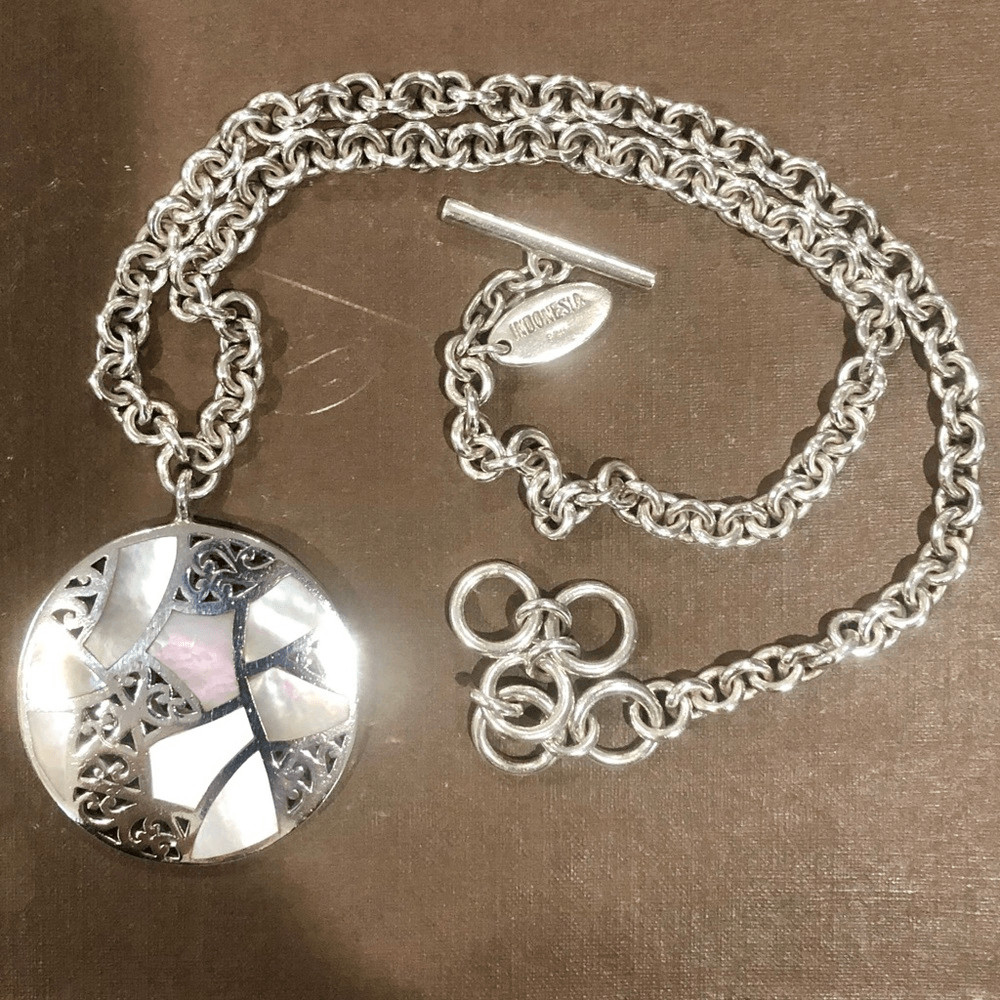 LOIS HILL Mother of Pearl Inlay Sterling Silver Cutout Pendant Toggle Necklace