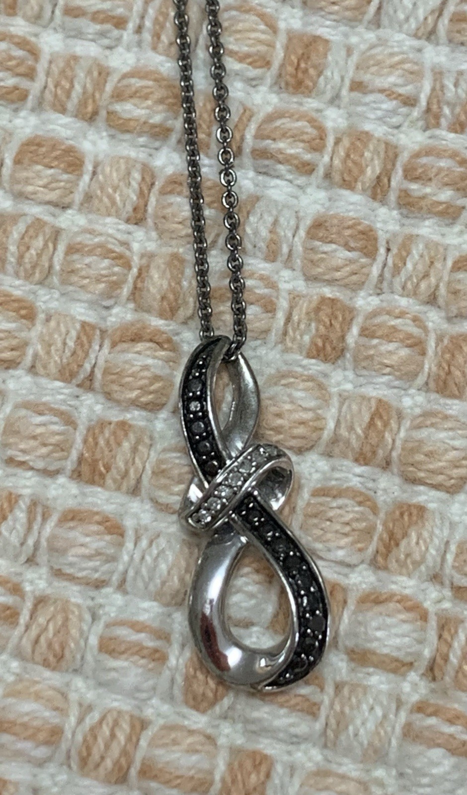 GORGEOUS 925 Silver & Black & White Diamond Necklace. Marked Ka1772, Italy.