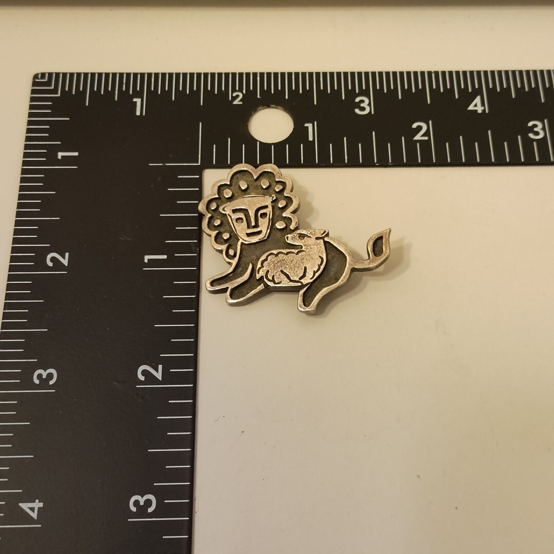 Retired James Avery Lion and The Lamb Rare Pin 13g Sterling Silver Collectible