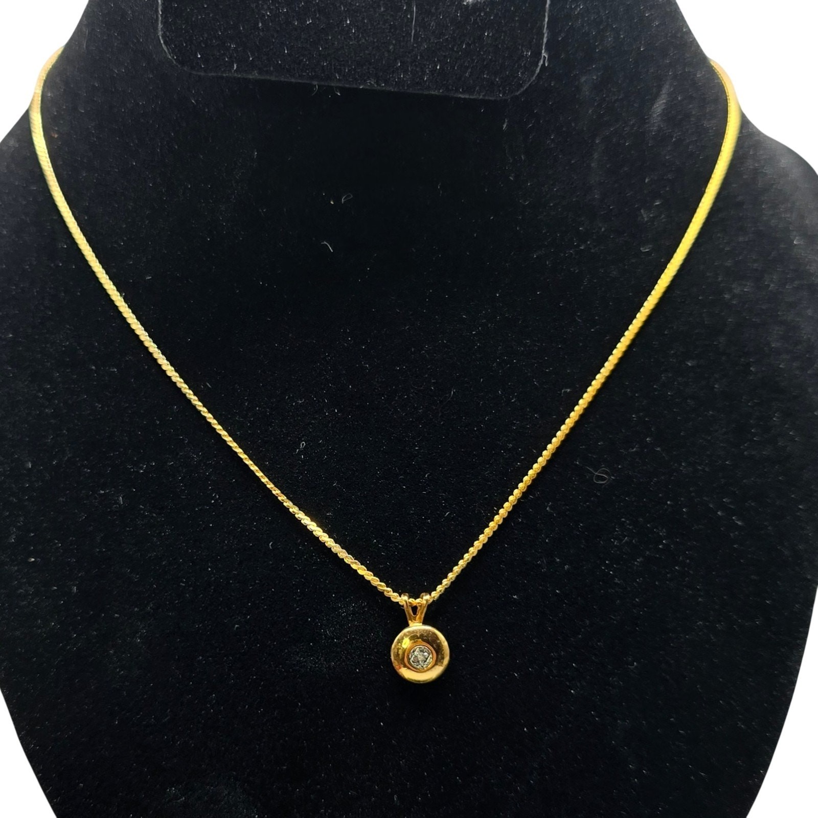 Necklace Round Pendant Clear Rhinestone Dainty Classic Minimalist 16″ SKU2978