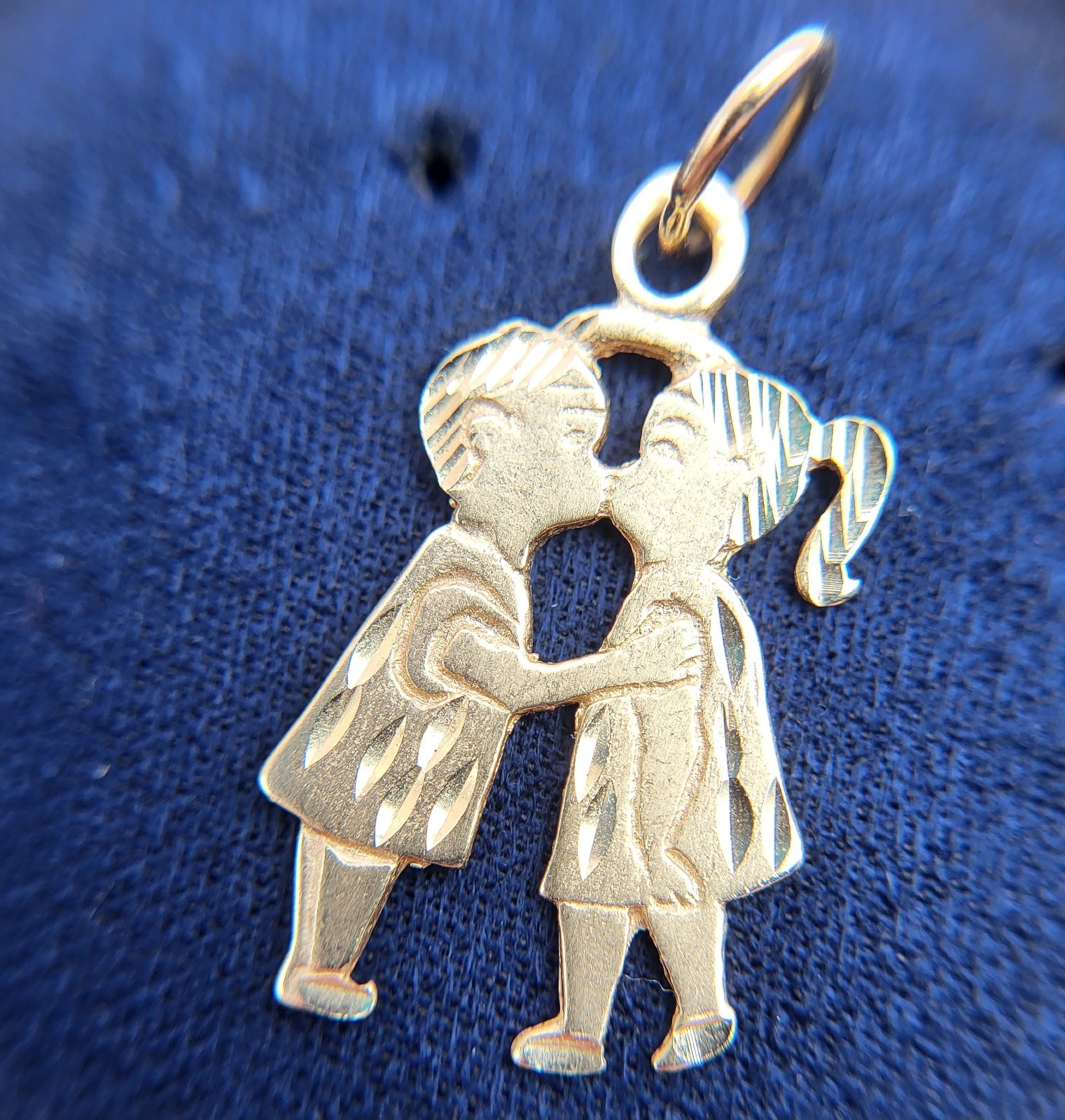 Vintage 14K Gold Boy & Girl Kissing Pendant Charm for Necklace Bracelet Kids
