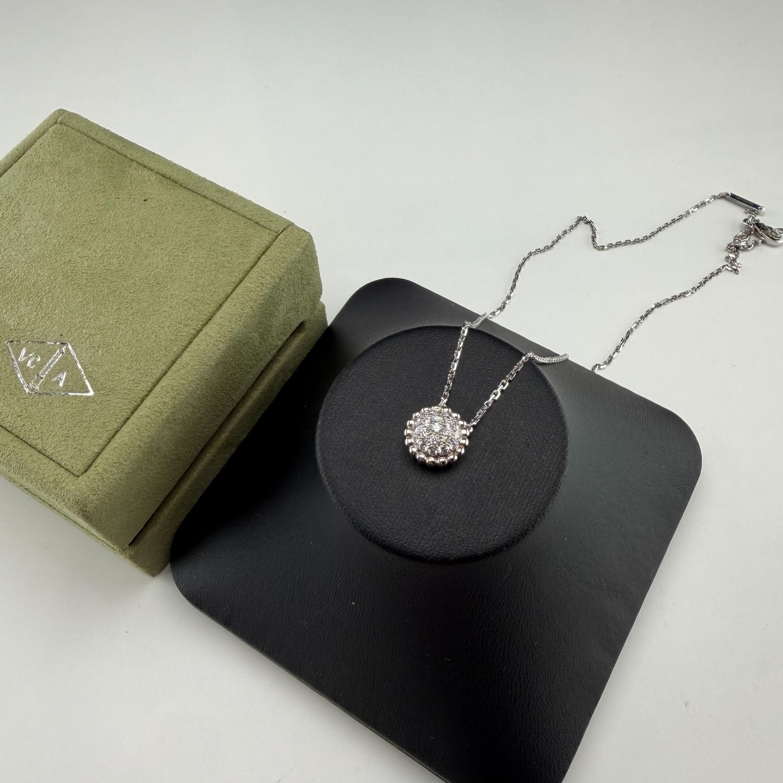Van Cleef & Arpels Perlée Diamonds Necklace 750 White Gold (VCARO9PC00)