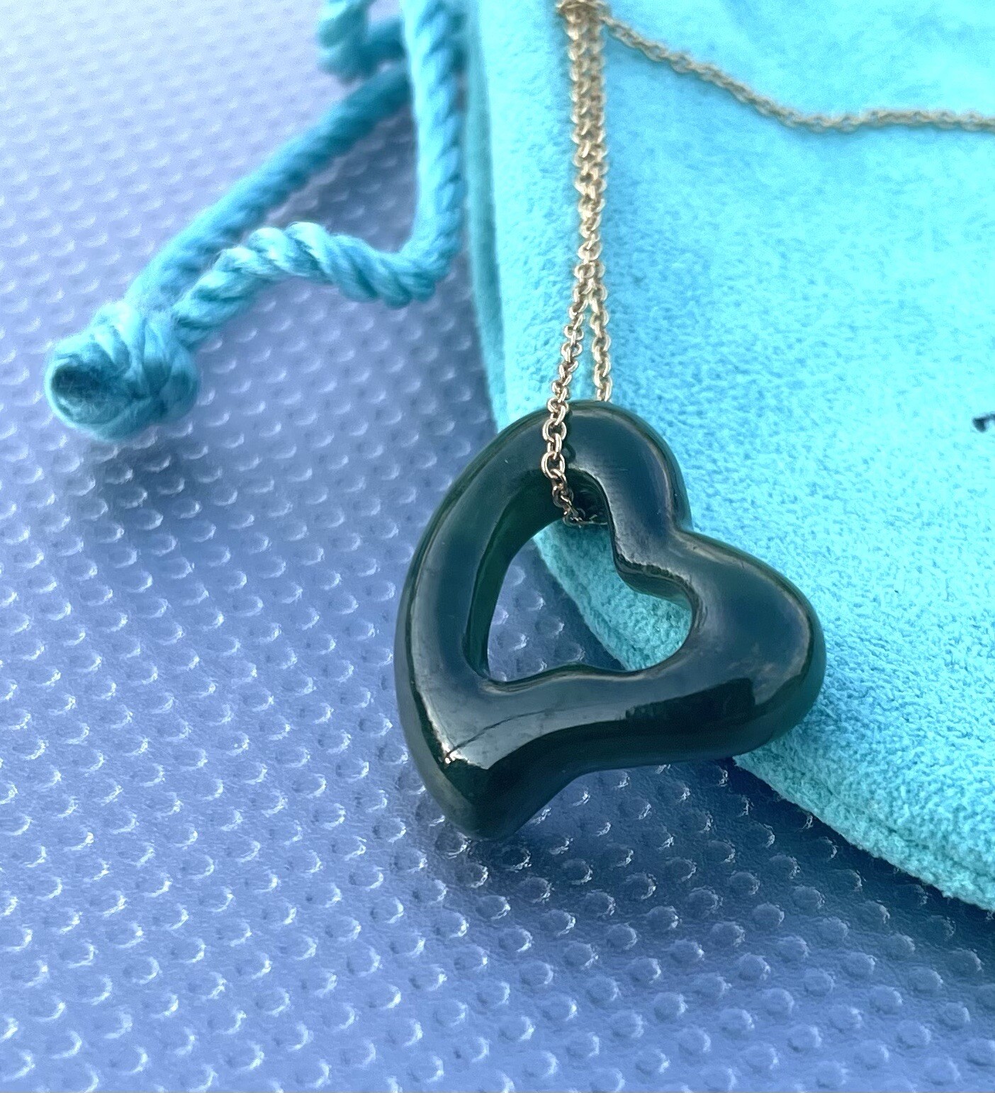 Tiffany & Co. 18k Gold LARGE Elsa Peretti Green Jade Open Heart Pendant Necklace