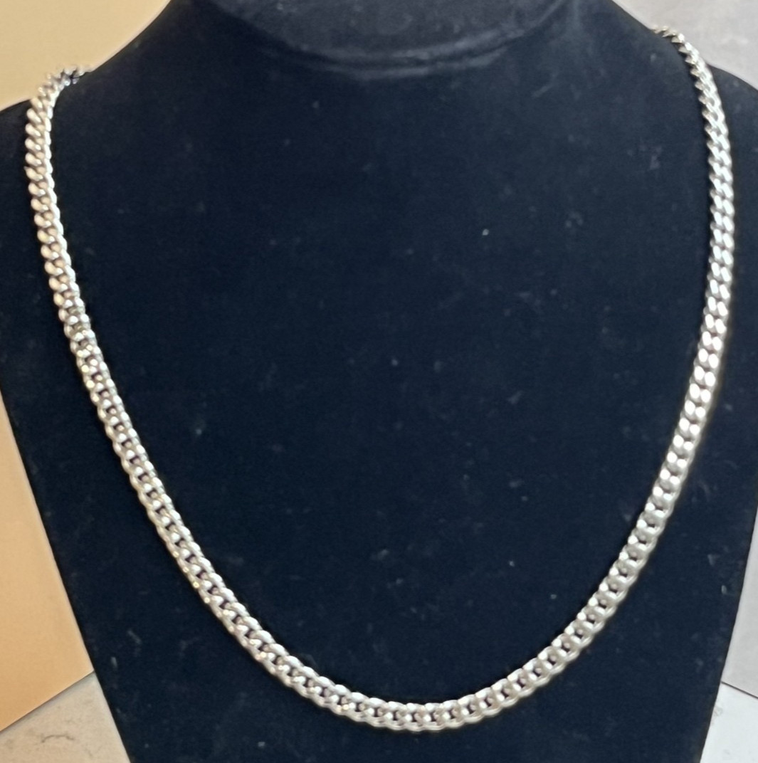 New Macy’s Sutton Gold tone Stainless Steel 20″ Cuban Link 5mm chain Necklace