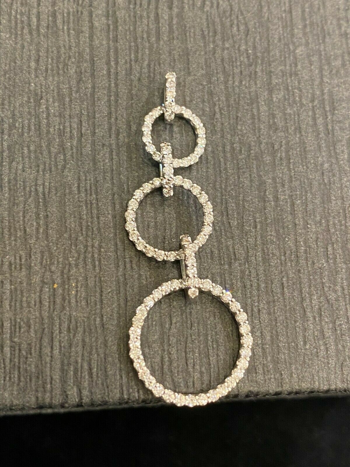 Pavé 1.20 cts Round Brilliant Cut Diamonds Eternity Bow Pendant 18K Gold
