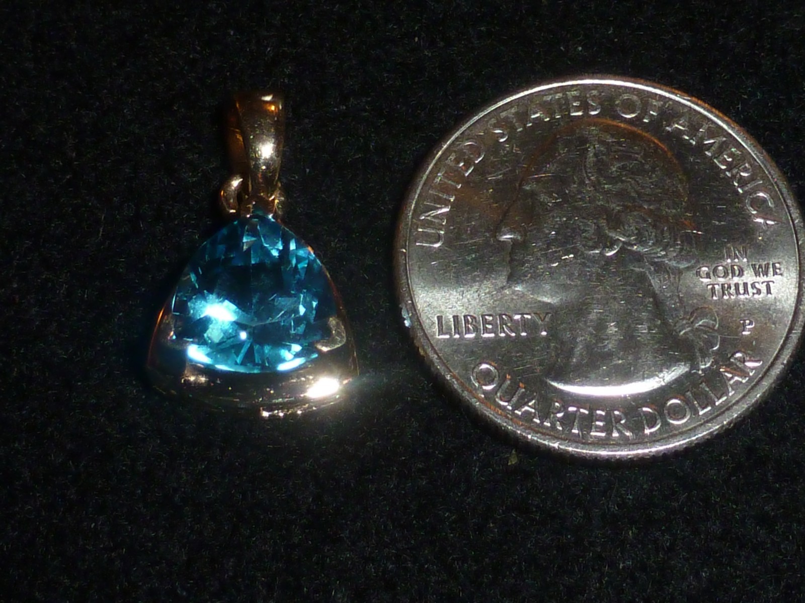 10K SOLID YELLOW GOLD TRILLION-CUT BLUE TOPAZ PENDANT