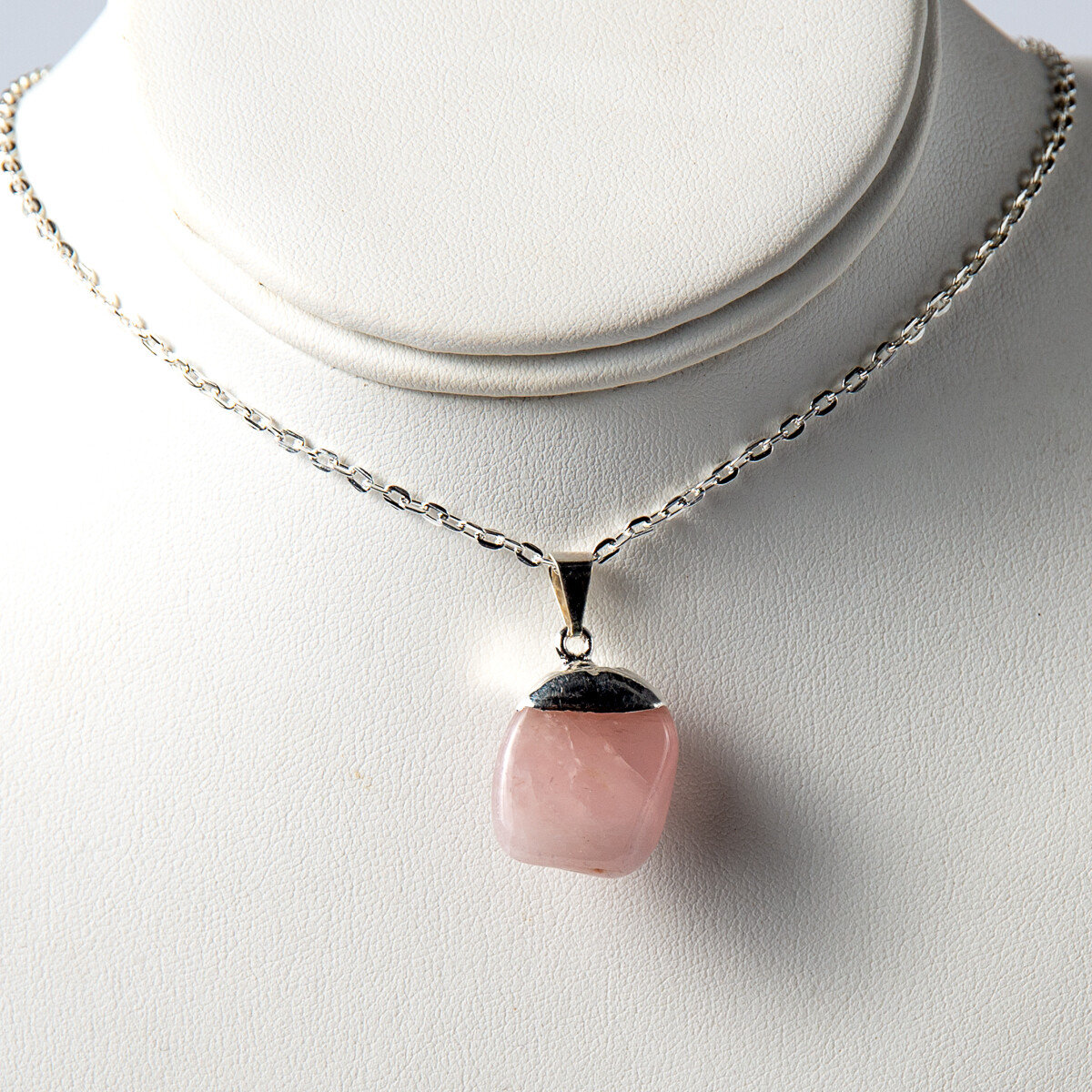 Fashion Pink Polished Rose Quartz Natural Crystal Necklace Pendant and Chain Gem