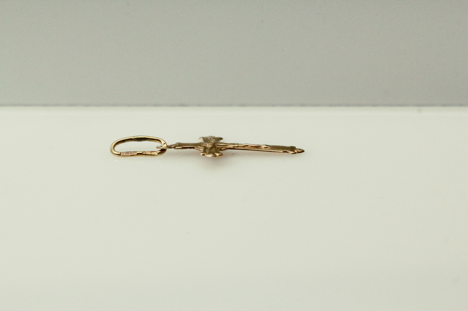 Russian Crucifix 585 14K Yellow Gold 0.6 grams (PEN9799)