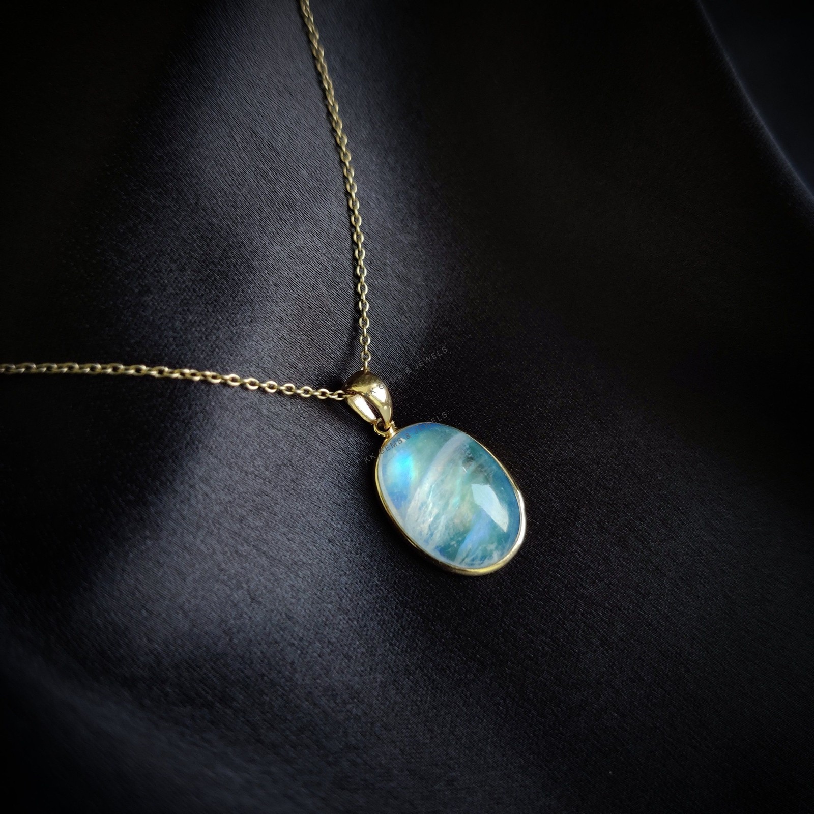 10.70 Ct Natural Moonstone Pendant 14K Yellow Gold June Birthstone Gift Bezel
