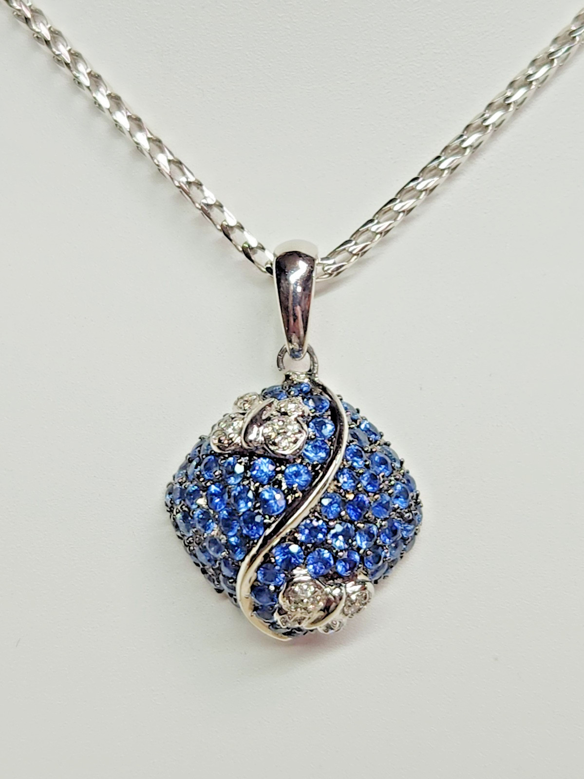 GORGEOUS 14kw Cushion Pave’ Blue Sapphire & Diamond Butterfly Accent Pendant
