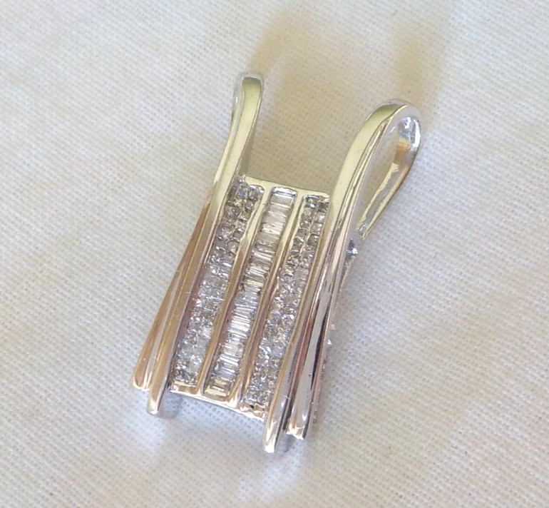 14K White Gold Ladder Cluster Diamond Pendant – 4.32 gms, 1.07 in, 0.42 ctw