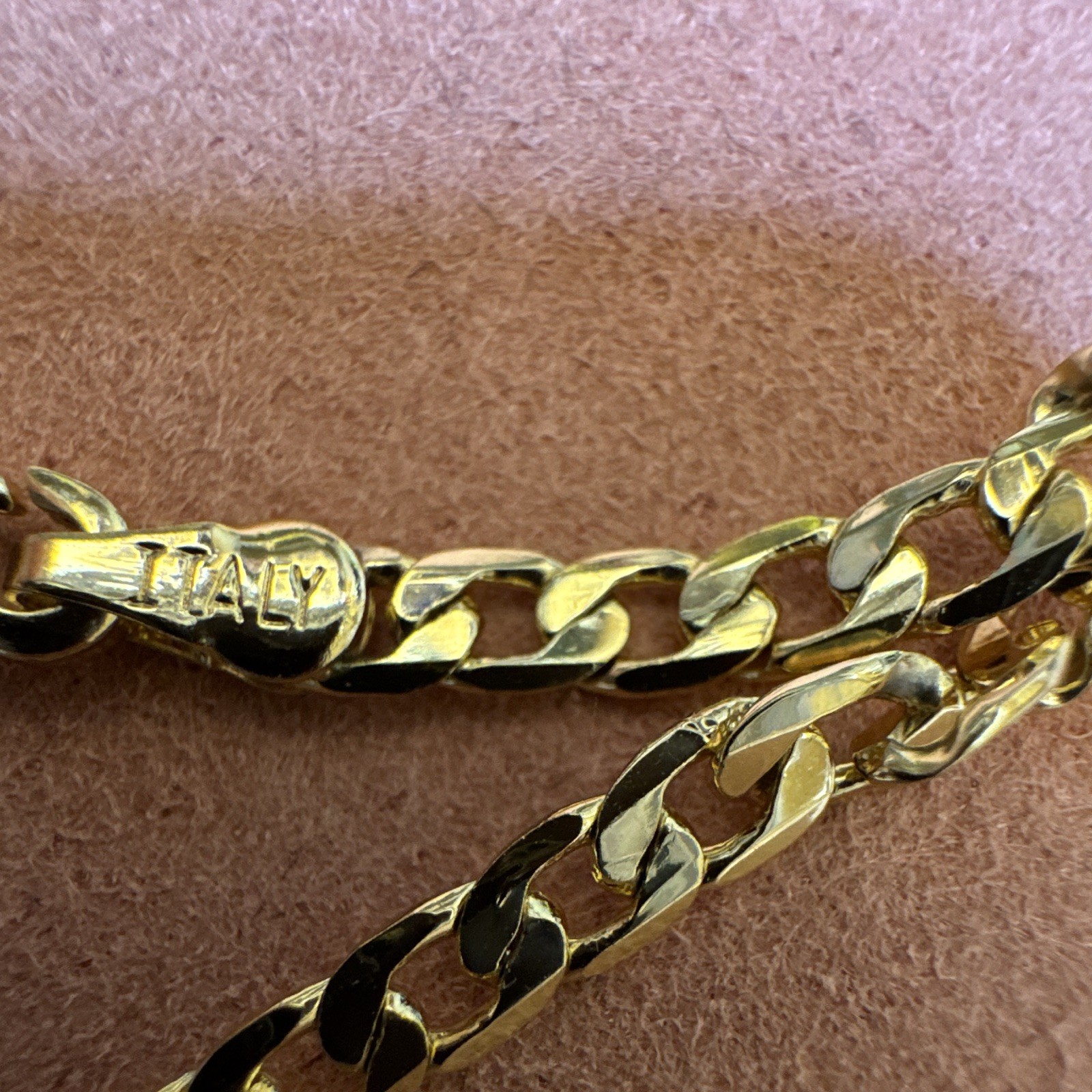 Cuban Curb Link Chain Bracelet 18K Gold 9inch, 3.3mm, Italy 750 Stamped