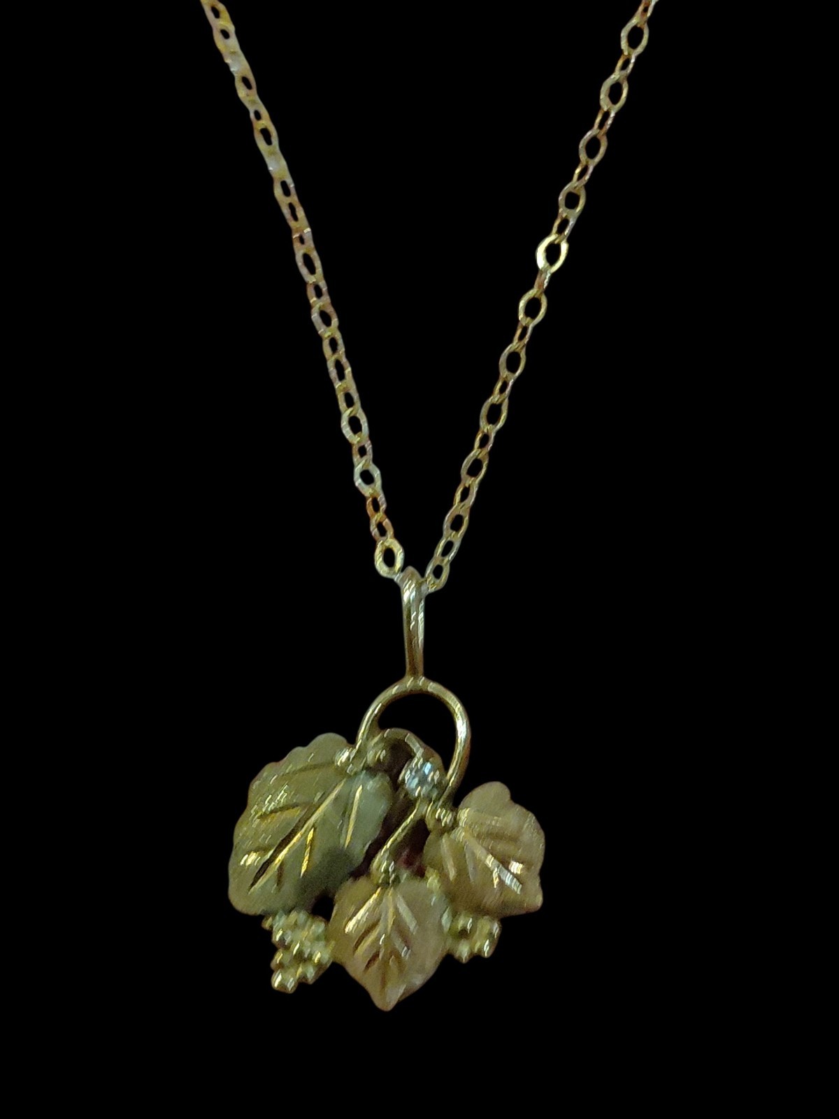 10K Black Hills Gold Necklace. Tri-Color Leaves With Small Diamond & 12K Chain.