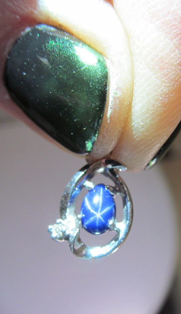 VINTAGE 10K WHITE GOLD OVAL BLUE STAR SAPPHIRE DIAMOND SLIDE PENDANT