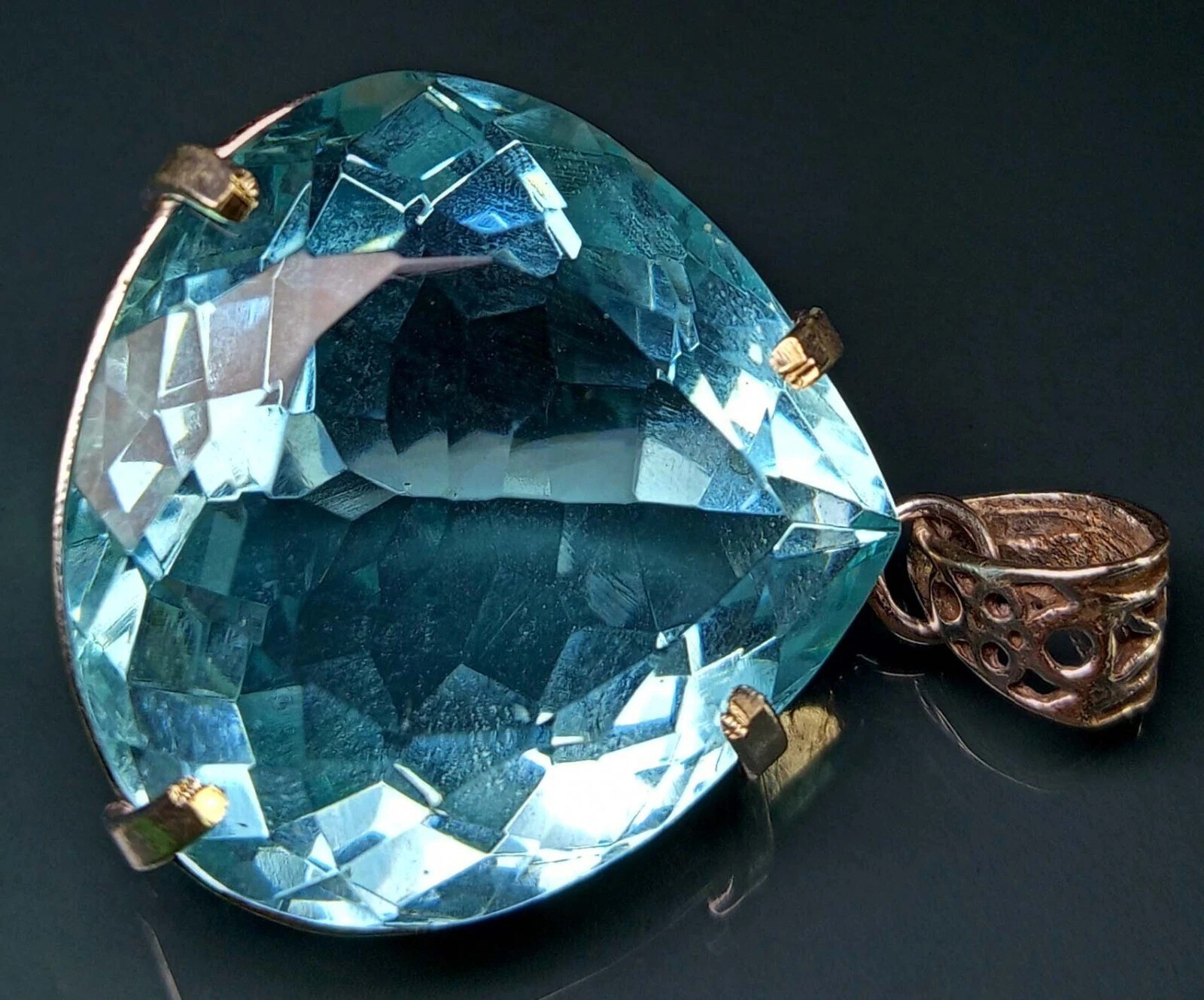 Pendant Topaz Sky Blue Pear Cut 105-106 Ct Natural Gemstone EGL Certified