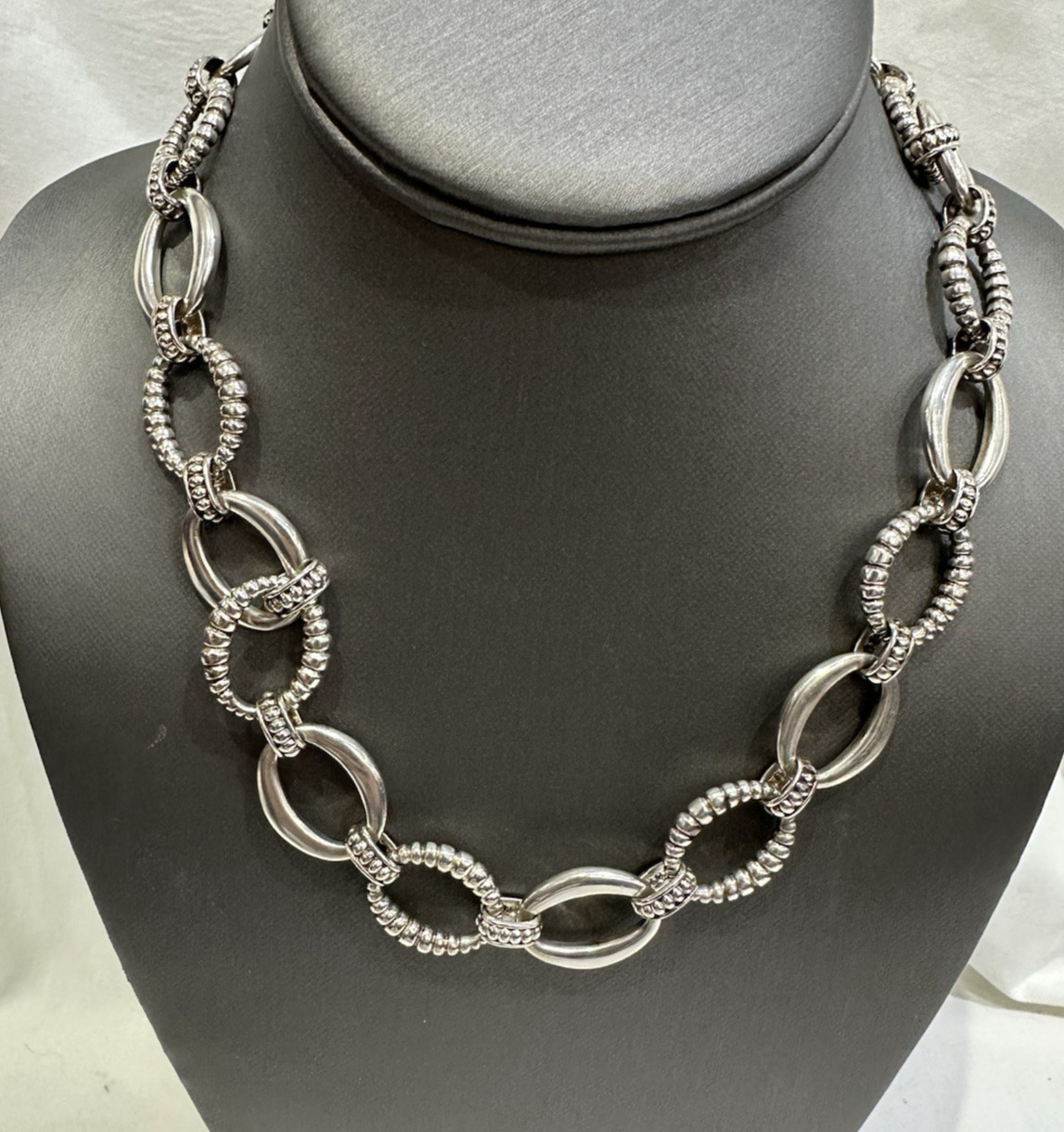LAGOS CAVIAR STERLING SILVER & 18K GOLD OVAL FLUTED SIGNATURE NECKLACE 18″