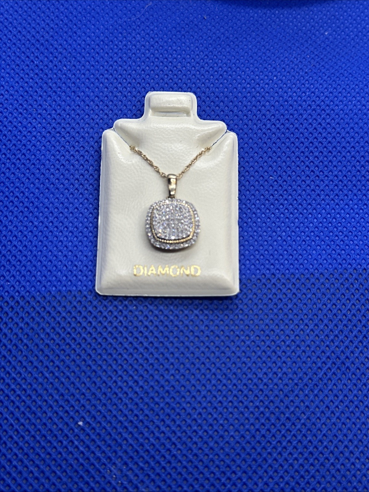 10K Yellow Gold 1/4 CT. T.W. Diamond Cushion Frame Vintage-Style Pendant – 18″
