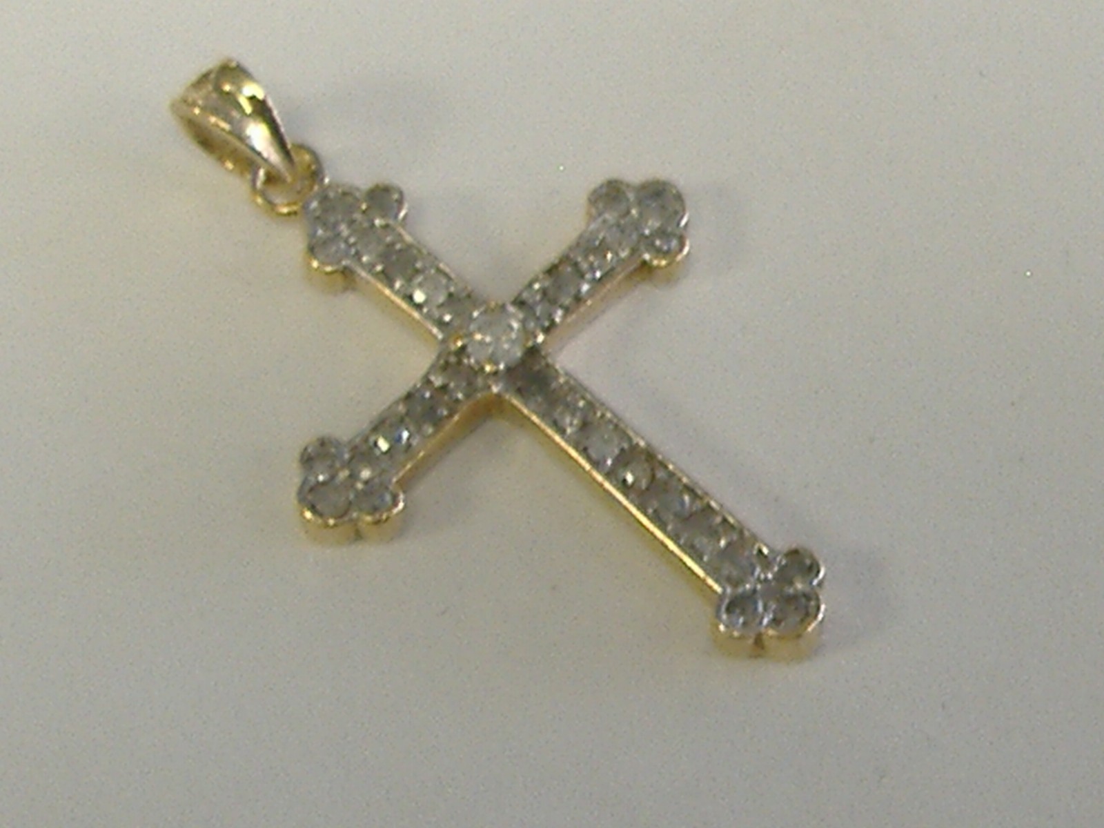 VINTAGE 10K GOLD 0.17 CT TW NATURAL DIAMONDS CROSS 1,1/8″ LONG