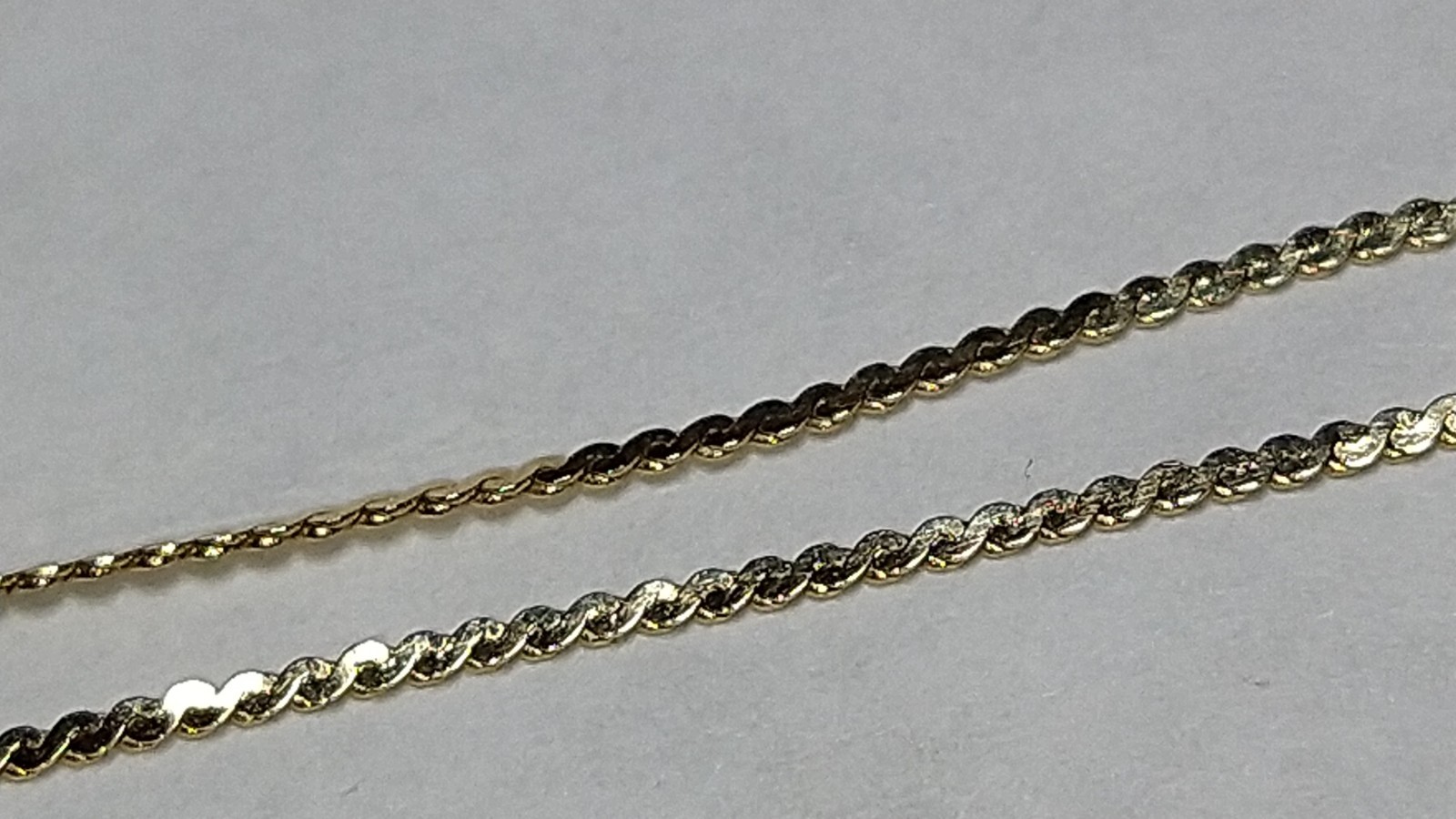Solid 14k gold 0.85mm serpentine chain 1.29 grams – 18″