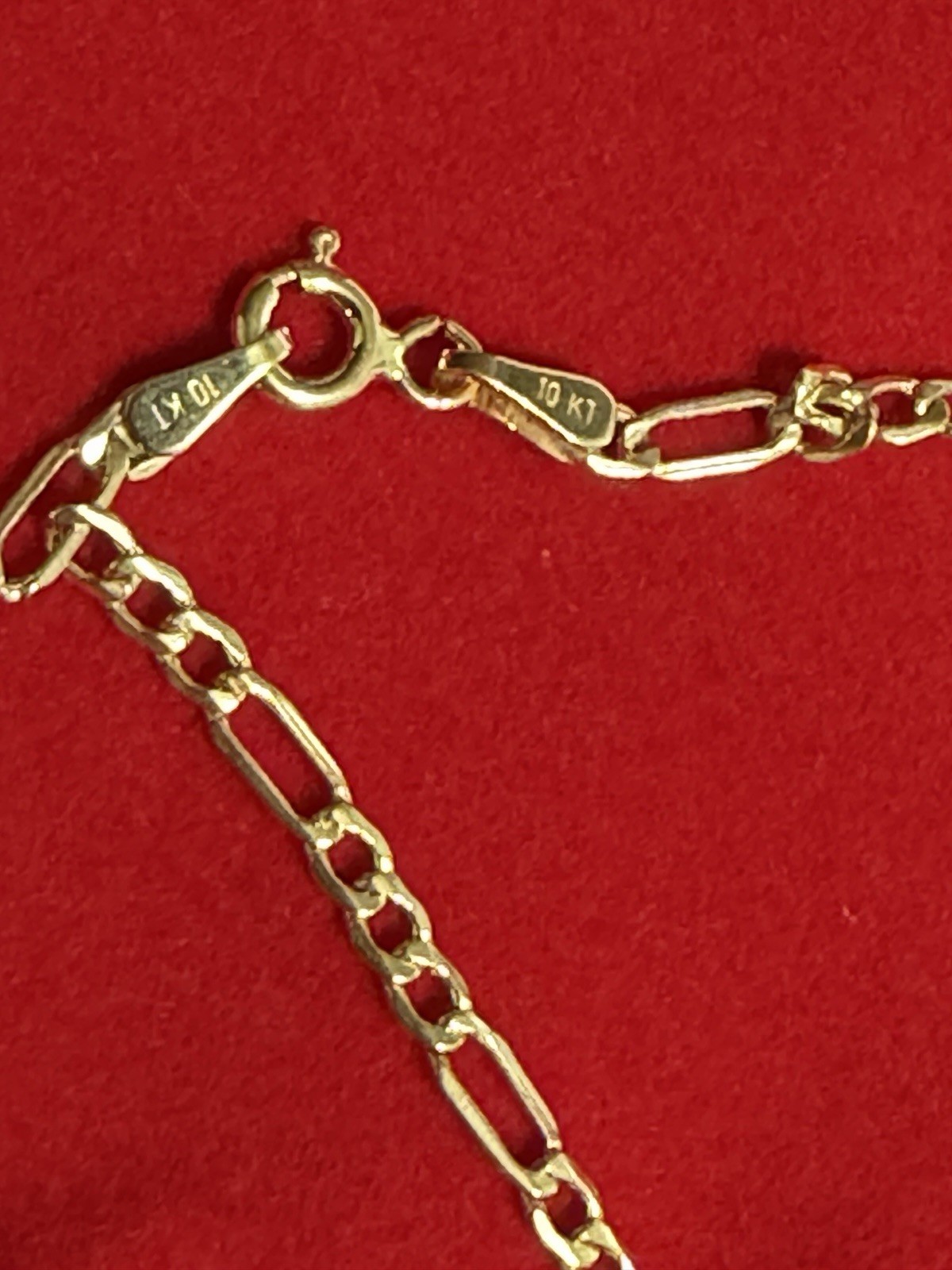 10K, 18” Yellow solid Gold Figaro Chain Necklace Spring Ring Clasp No Stone
