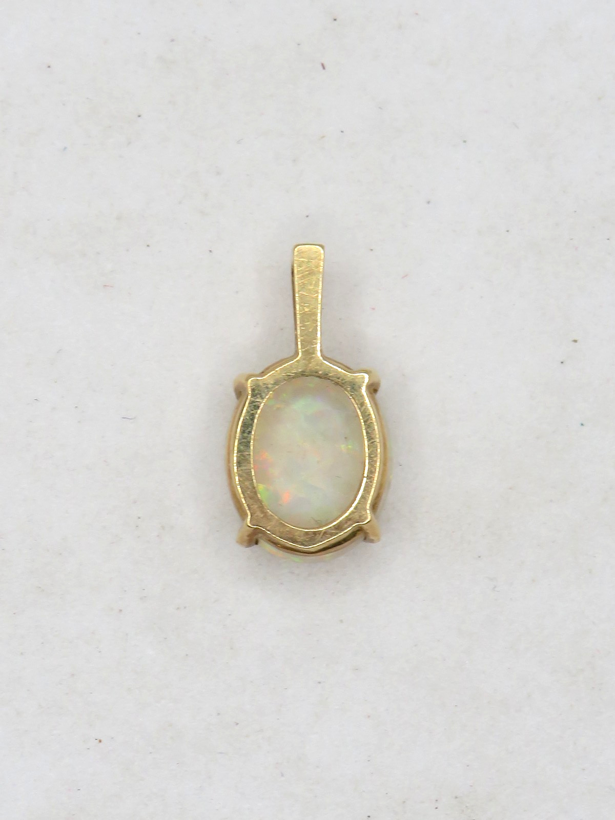 DAINTY LADIES 14k YELLOW GOLD PENDANT w 1.15cts OVAL AUSTRALIAN OPAL (10mmx8mm)*