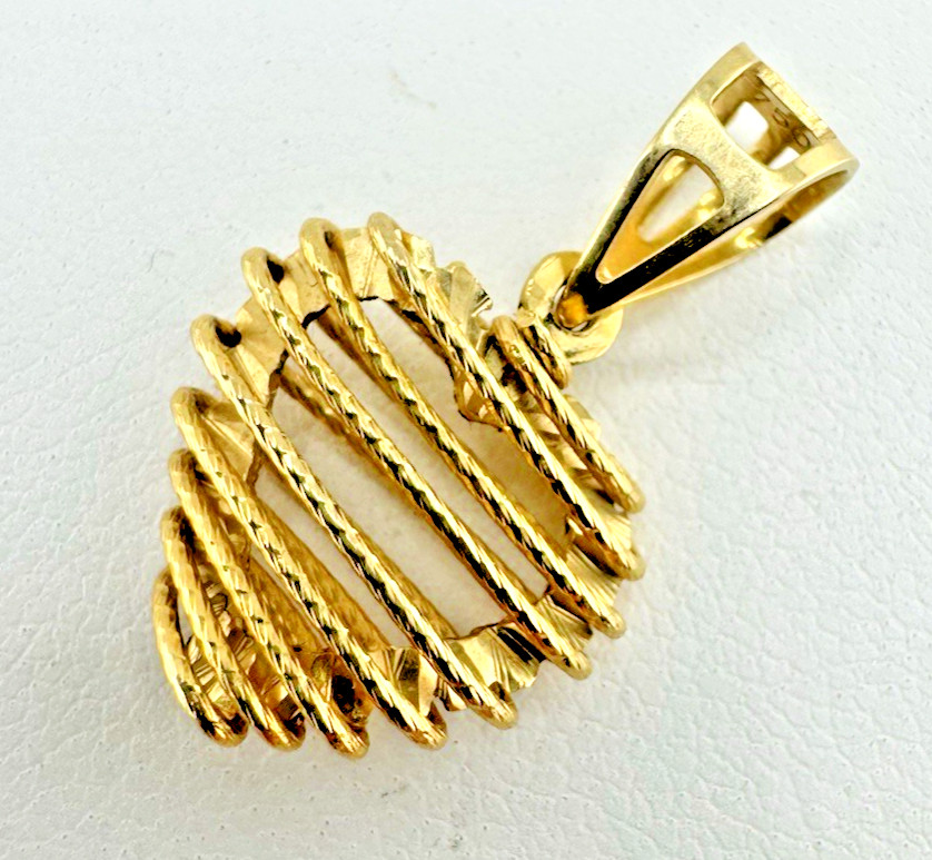 18K Yellow Gold Heart Shaped Pendant – 1/2″ / 1.5 Grams – NICE!