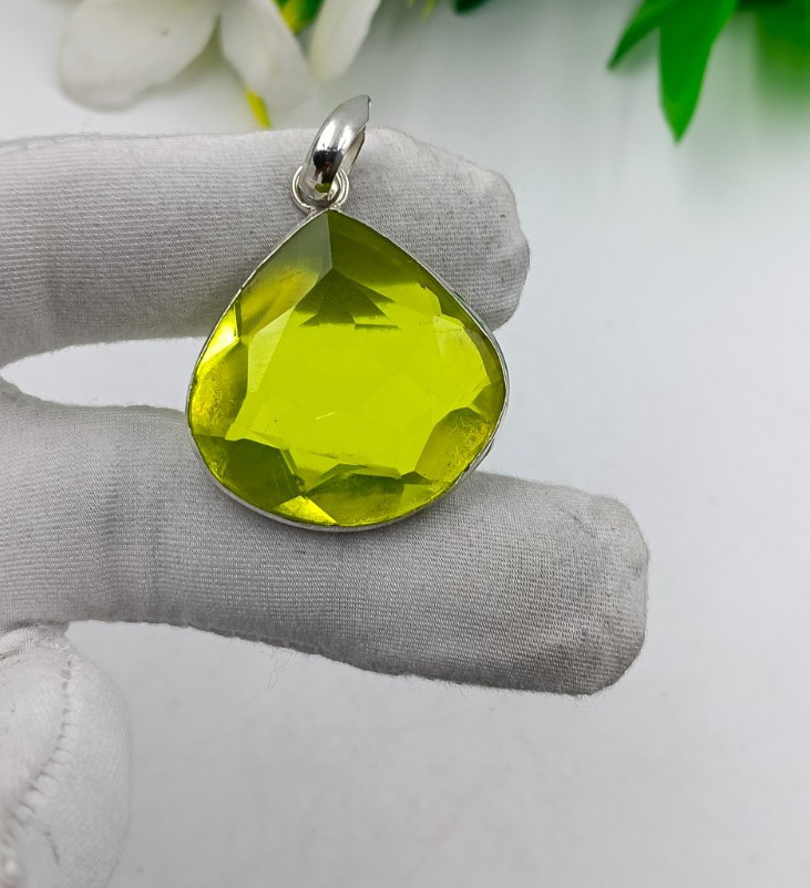 Green Peridot Gemstone Pendant 925 Sterling Silver Handmade Jewelry For Gift
