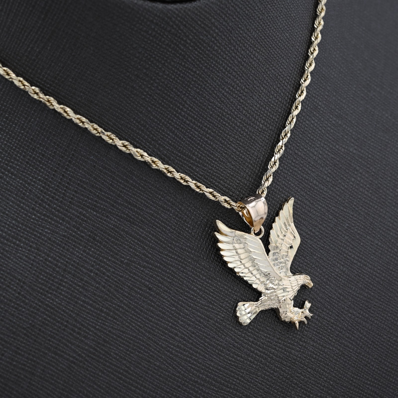 Pure 10k Yellow Gold Eagle Pendant 2g Unisex Adults Charm