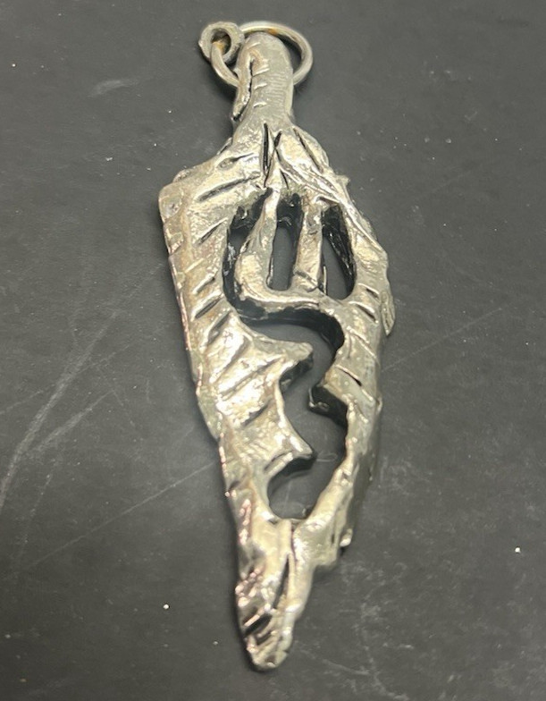 Weme signed 1989 pendant 3″ Silvertone leaf? (no necklace) 1980’s VTG metal